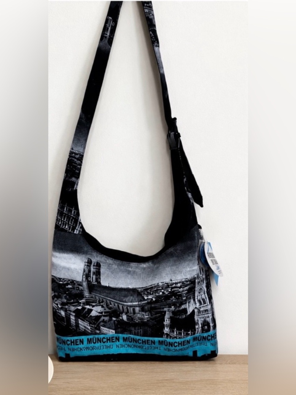 Robin Ruth Munich Crossbody Bag B/W City Print Urban Style Travel Purse NWT